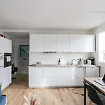 Mid-Term - Batignolles - 15 Min-Center Of Paris
